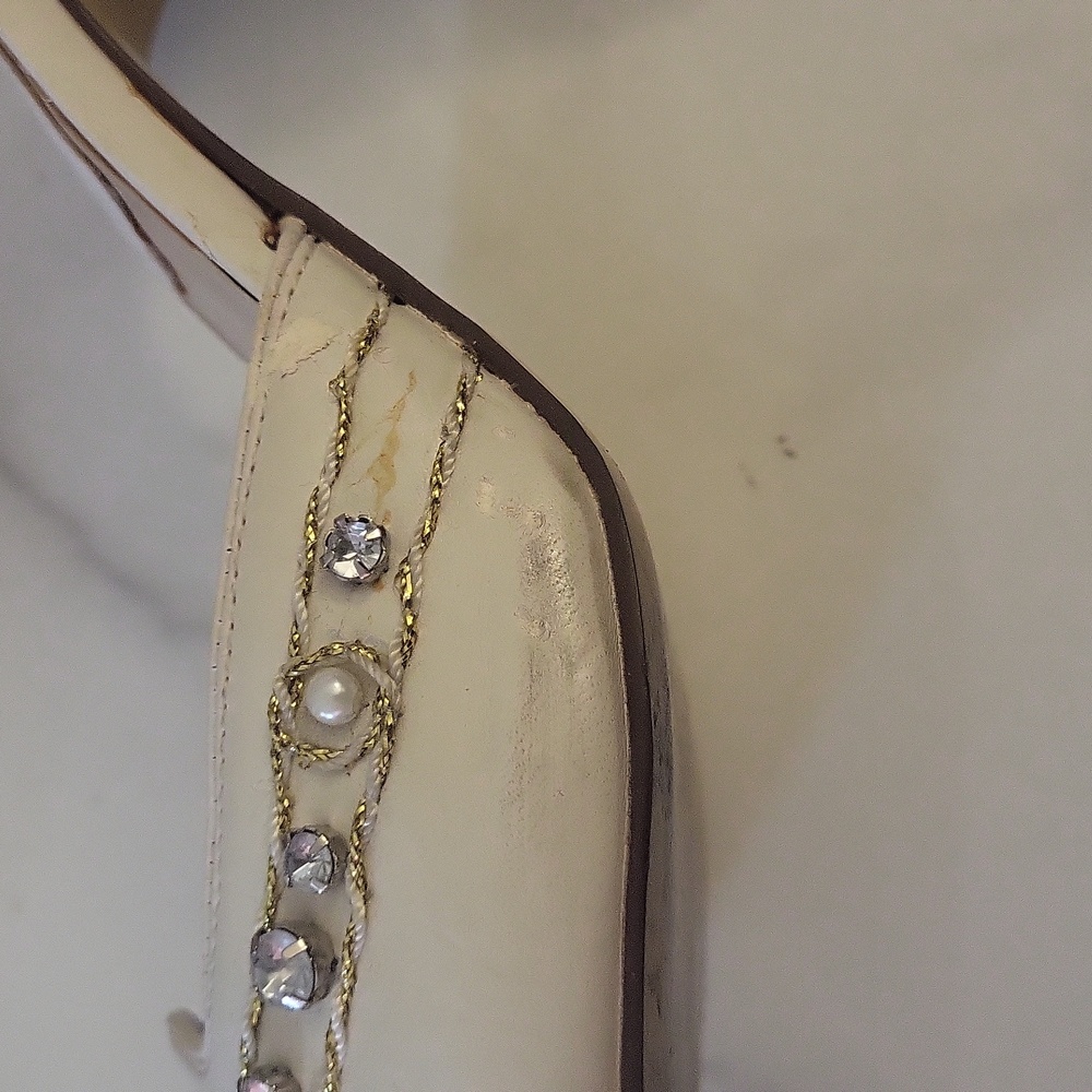 Shoes - Picture 5 of 6